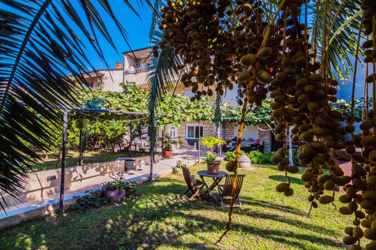 With A Garden Pula
