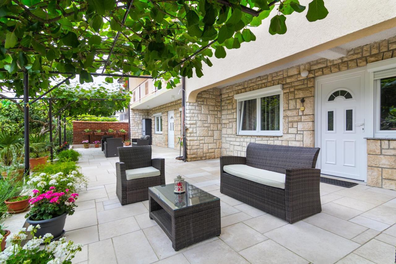 Apartment With A Garden