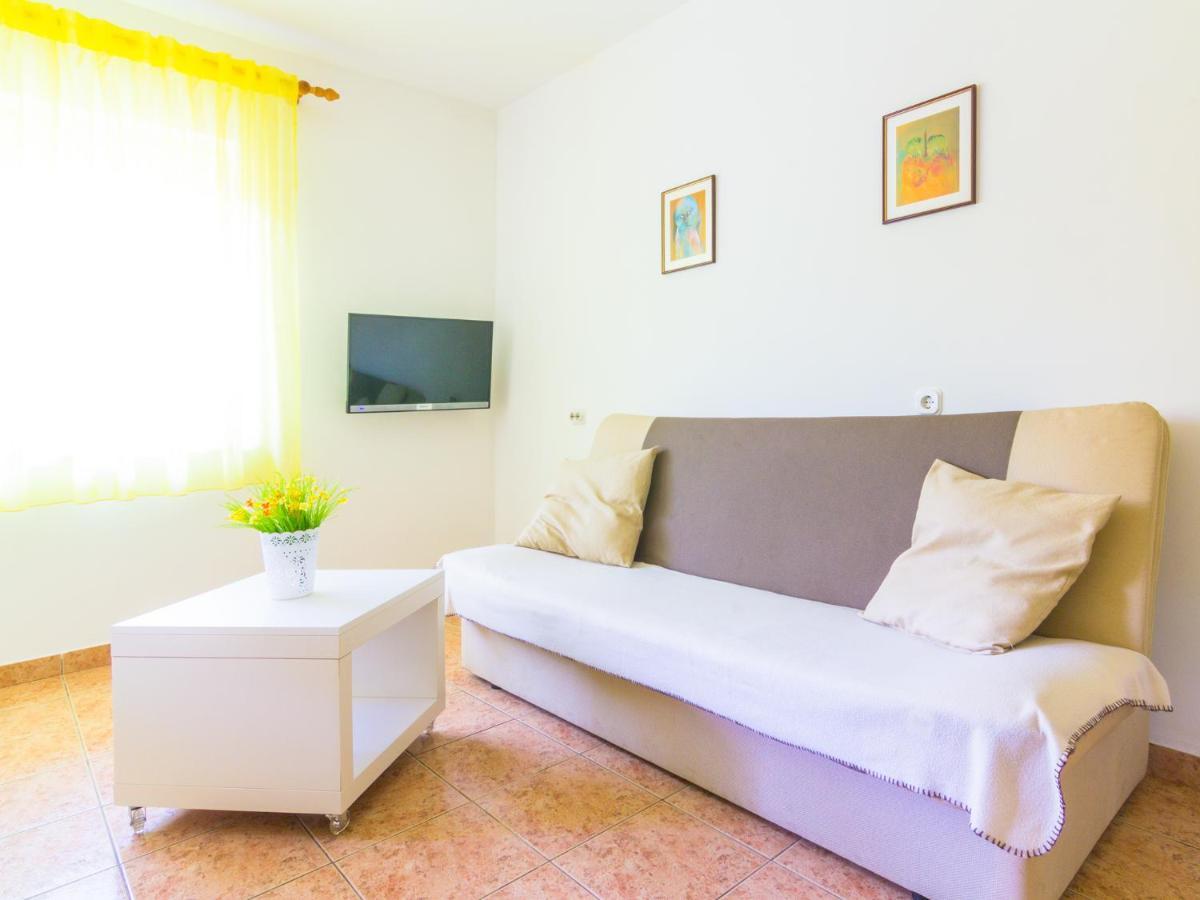 With A Garden Apartment *